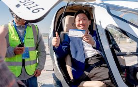 EHang maakt 's werelds eerste drone taxivluchten met passagiers EHang maakt 's werelds eerste drone taxivluchten met passagiers