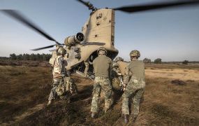 NL - Militaire medevac of oorlogsgewonden evacueren  