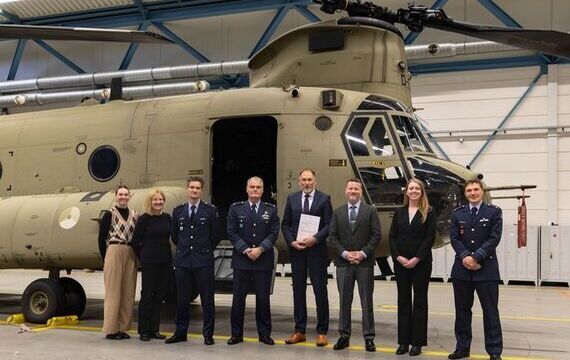 Boeing gaat Nederlandse Chinooks technisch ondersteunen 